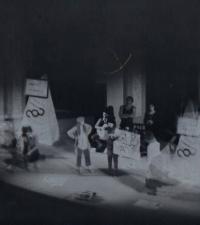 Šumperk, Vokativ, O Tyranosaurovi, tmě,…, WP 1989