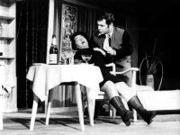 Z inscenace Braginského a Rjazanovovy hry Jednou na Silvestra, režie Vladimír Dědek 