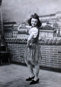 Praha-Kobylisy, Lidové divadlo, Tonča komediantka, 1942