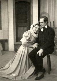 Praha-Kobylisy, Lidové divadlo, Podzimní píseň lásky, 1946