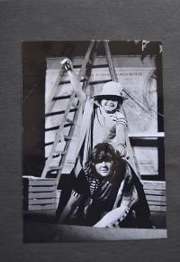 Vysoká Libeň, Divadlo mladých, Koráb Racek, fotoalbum, 1979