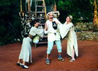 Praha-Horní Počernice, Právě začínáme, Ženský boj, 2000