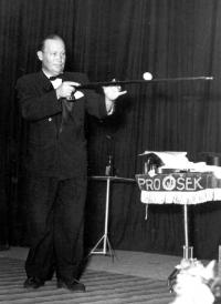 Libochovice, Scéna, Jan Prošek, ilusionista, s.a.